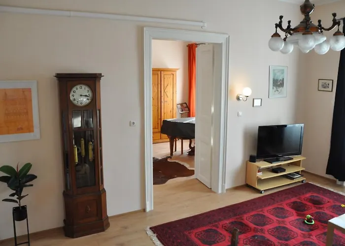 Matyas House In The City Center